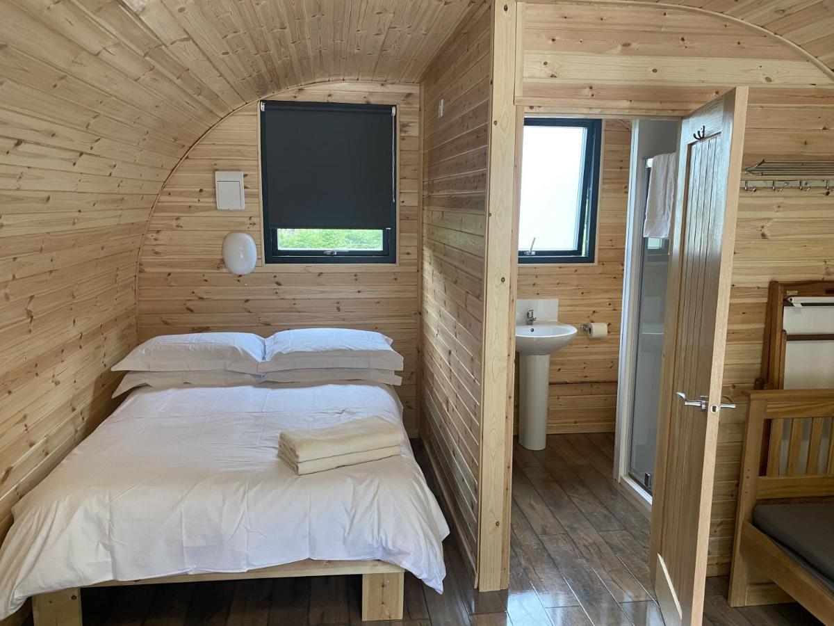 Disney Pod 7 Pet Free Villa Neath Kültér fotó